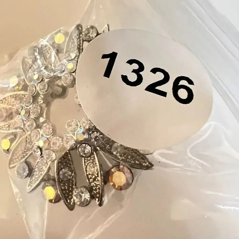 Vintage Brooch AB Aurora Borealis Clear Rhinestone Floral Flowear Wreath 1326